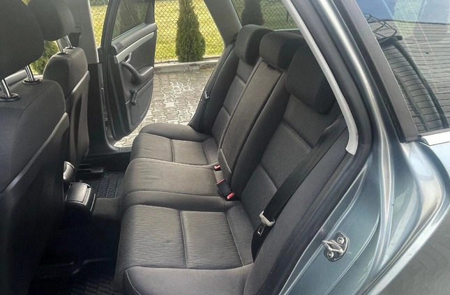 Audi A4 cena 12997 przebieg: 213000, rok produkcji 2004 z Radzymin małe 254